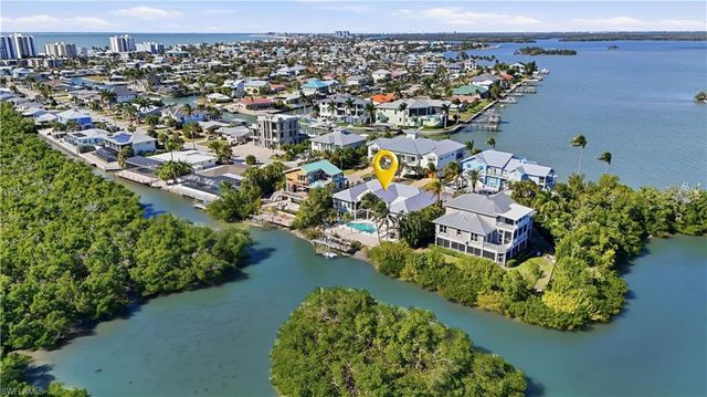 56 Fairview BLVD, Fort Myers Beach, FL 33931