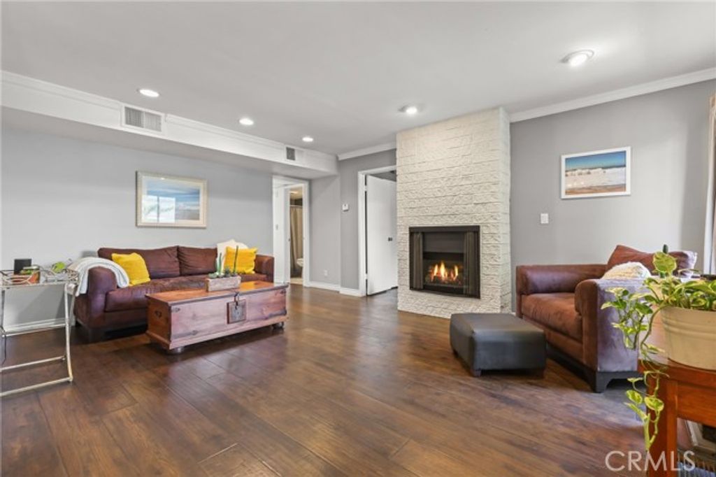 11578 Wyoming 103, Los Angeles, CA 90025