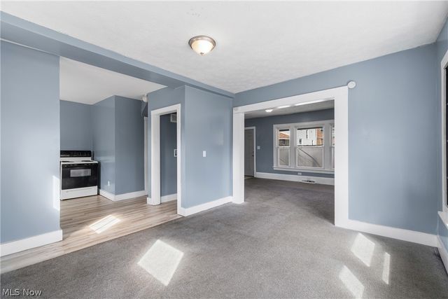 594 Columbia Avenue, Akron, OH 44310
