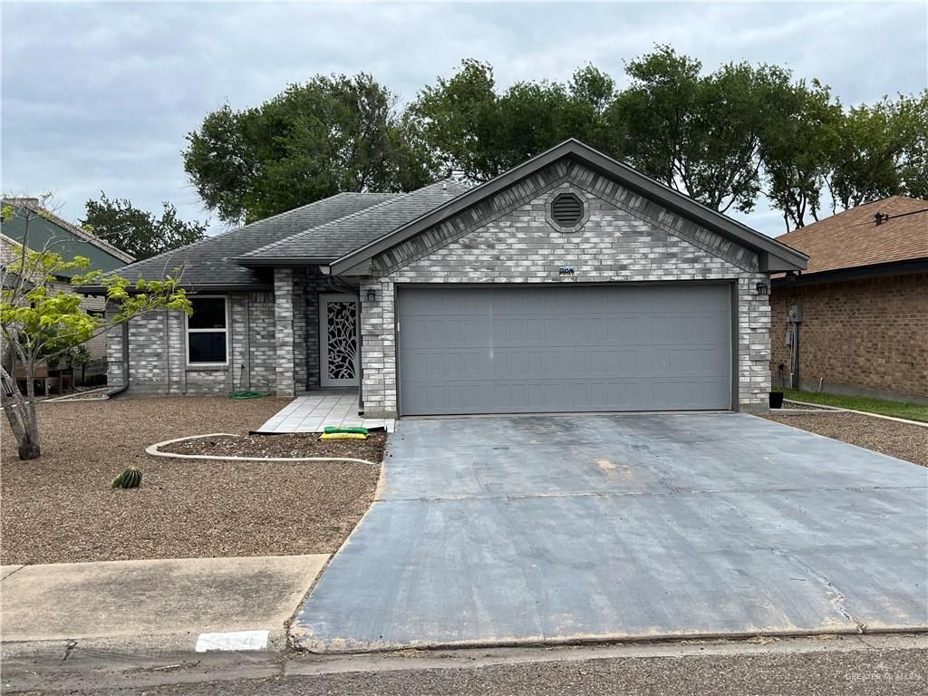 304 Diana Drive, Alamo, TX 78516