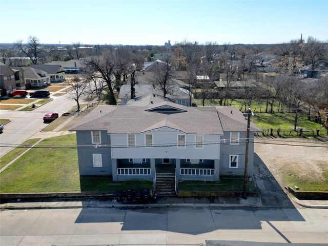 405 W Capps Street, Fort Worth, TX 76110