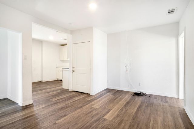405 W Capps Street, Fort Worth, TX 76110