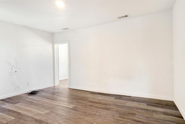 405 W Capps Street, Fort Worth, TX 76110