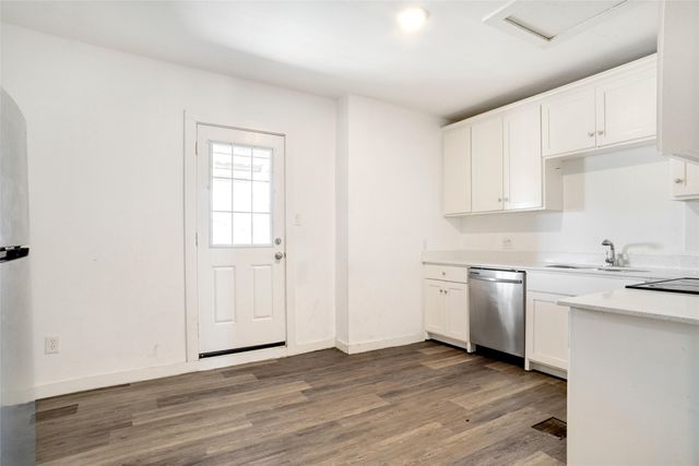 405 W Capps Street, Fort Worth, TX 76110