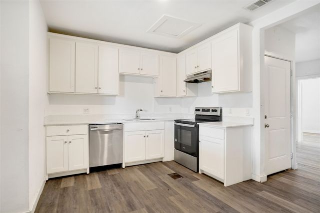 405 W Capps Street, Fort Worth, TX 76110