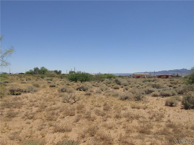 679 Colorado Road, Golden Valley, AZ 86413