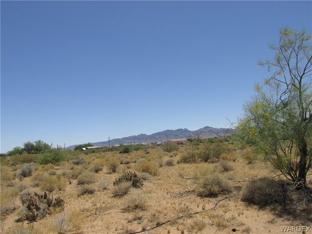 679 Colorado Road, Golden Valley, AZ 86413