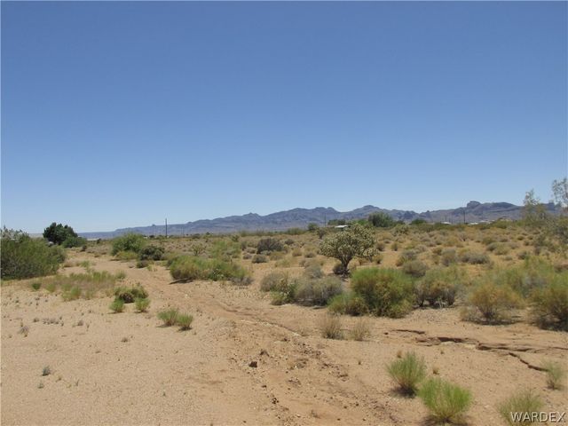 679 Colorado Road, Golden Valley, AZ 86413