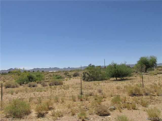 679 Colorado Road, Golden Valley, AZ 86413