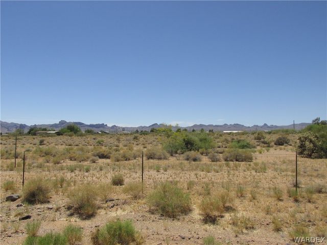 679 Colorado Road, Golden Valley, AZ 86413