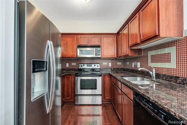 41582 Hamlet Lane 68, Novi, MI 48375