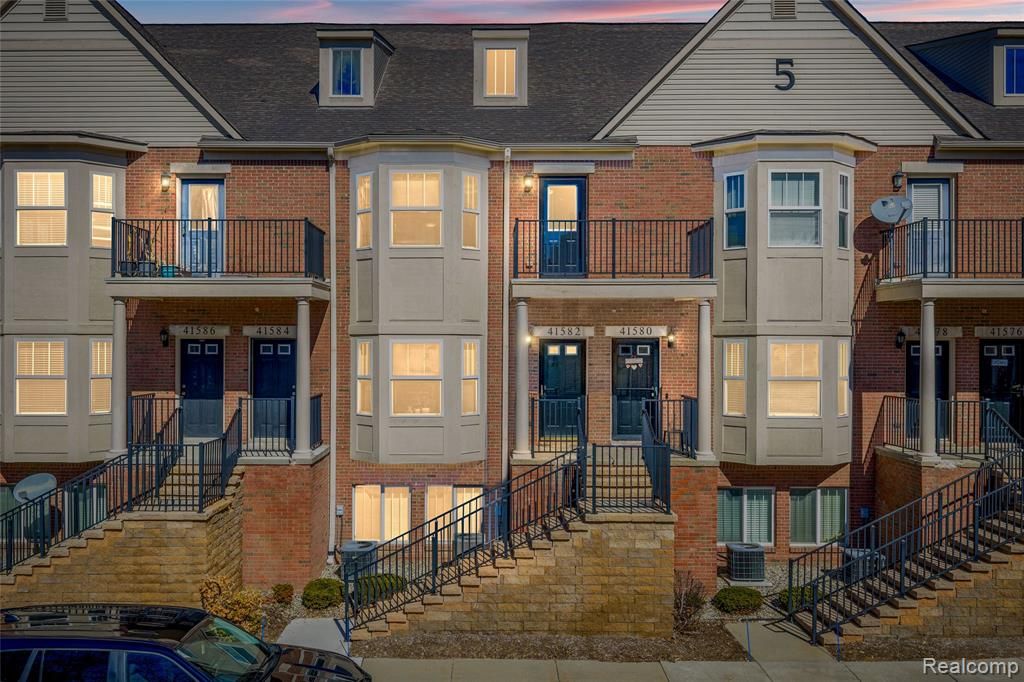 41582 Hamlet Lane 68, Novi, MI 48375