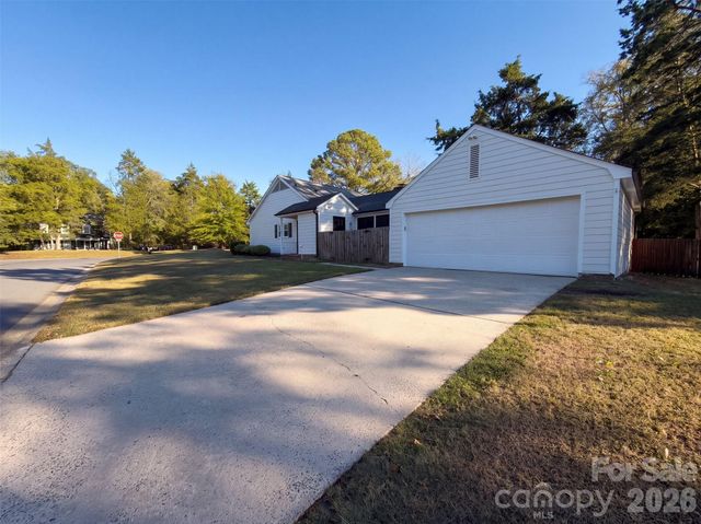 4704 Benridge Lane, Charlotte, NC 28226