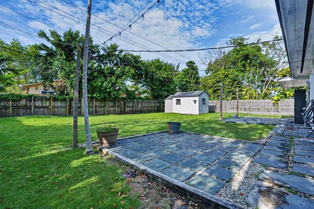 9240 Marine Dr, Cutler Bay, FL 33189