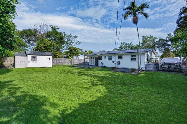 9240 Marine Dr, Cutler Bay, FL 33189