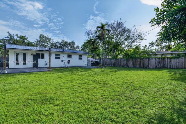 9240 Marine Dr, Cutler Bay, FL 33189