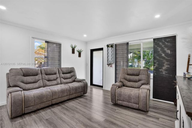 9240 Marine Dr, Cutler Bay, FL 33189