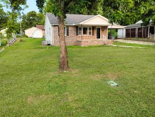 313 8th Ave, Fayetteville, TN 37334