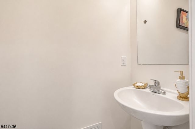 158 Woodland Ave, Ewing Twp., NJ 08638