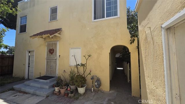 1326 E 9th Street, Long Beach, CA 90813