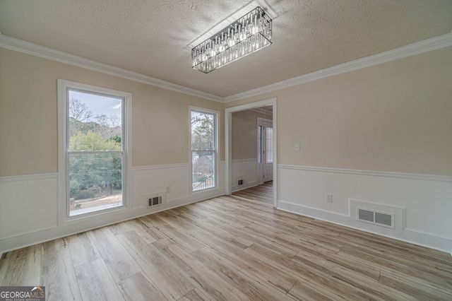 380 Cardigan Circle SW, Lilburn, GA 30047