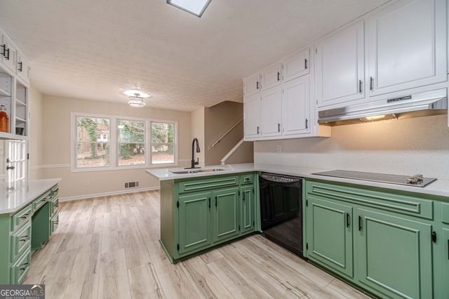 380 Cardigan Circle SW, Lilburn, GA 30047