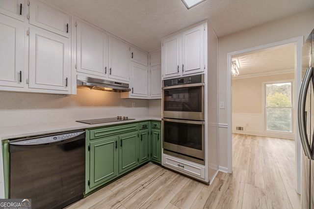 380 Cardigan Circle SW, Lilburn, GA 30047