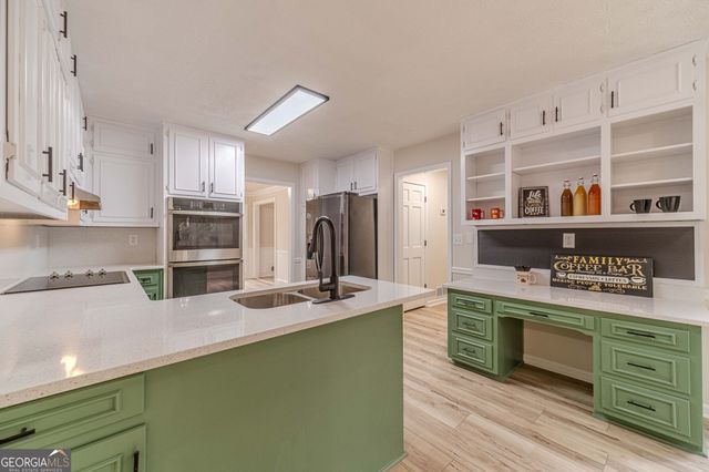 380 Cardigan Circle SW, Lilburn, GA 30047