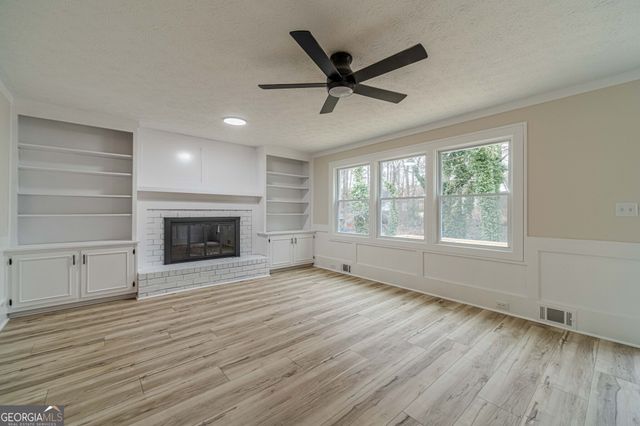 380 Cardigan Circle SW, Lilburn, GA 30047