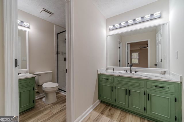 380 Cardigan Circle SW, Lilburn, GA 30047