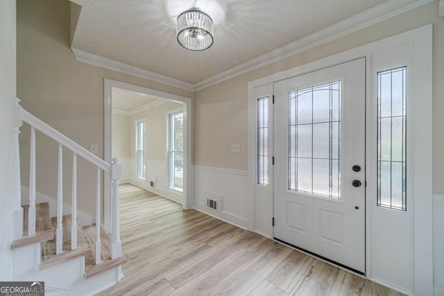 380 Cardigan Circle SW, Lilburn, GA 30047