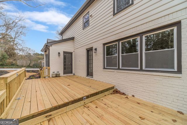 380 Cardigan Circle SW, Lilburn, GA 30047