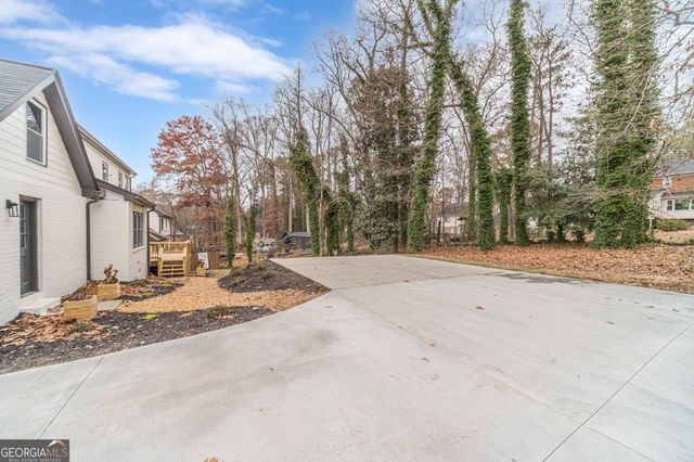 380 Cardigan Circle SW, Lilburn, GA 30047