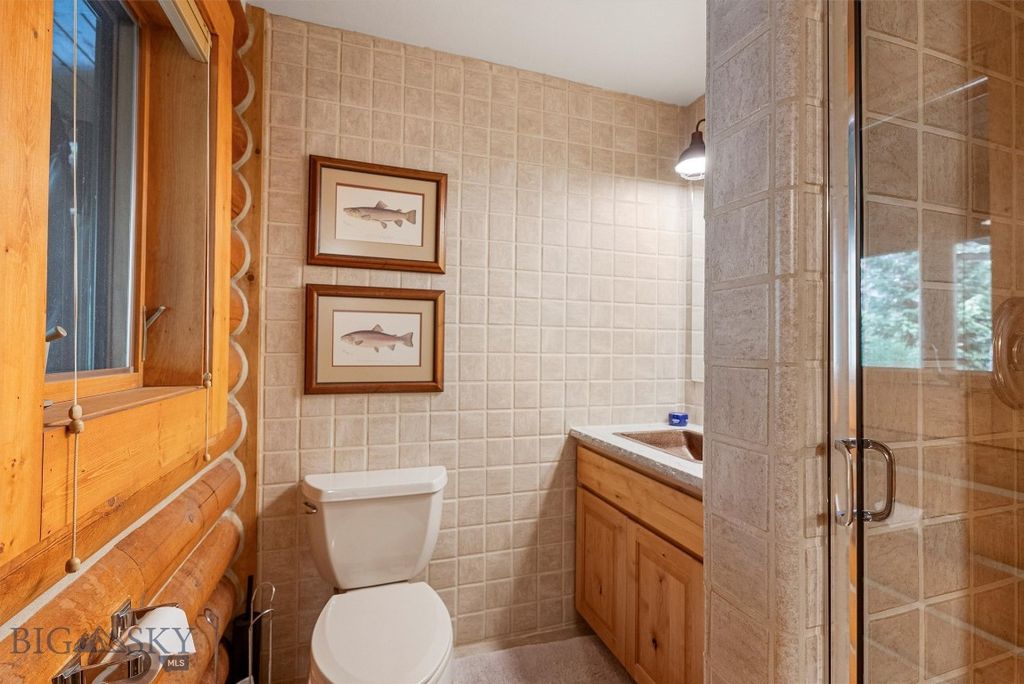 Address unavailable. photo 50