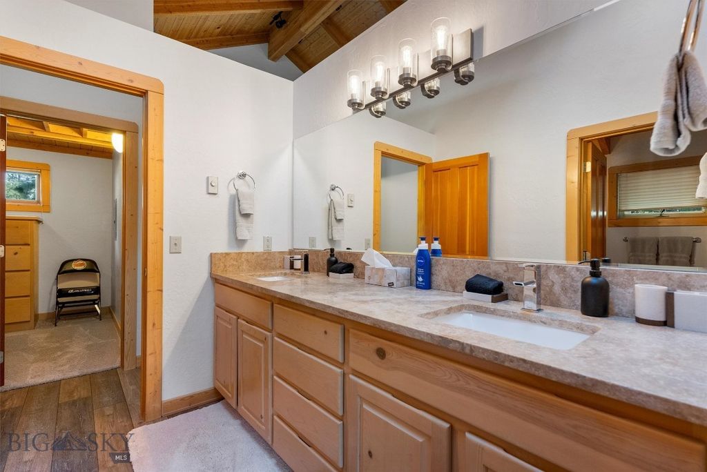 Address unavailable. photo 68