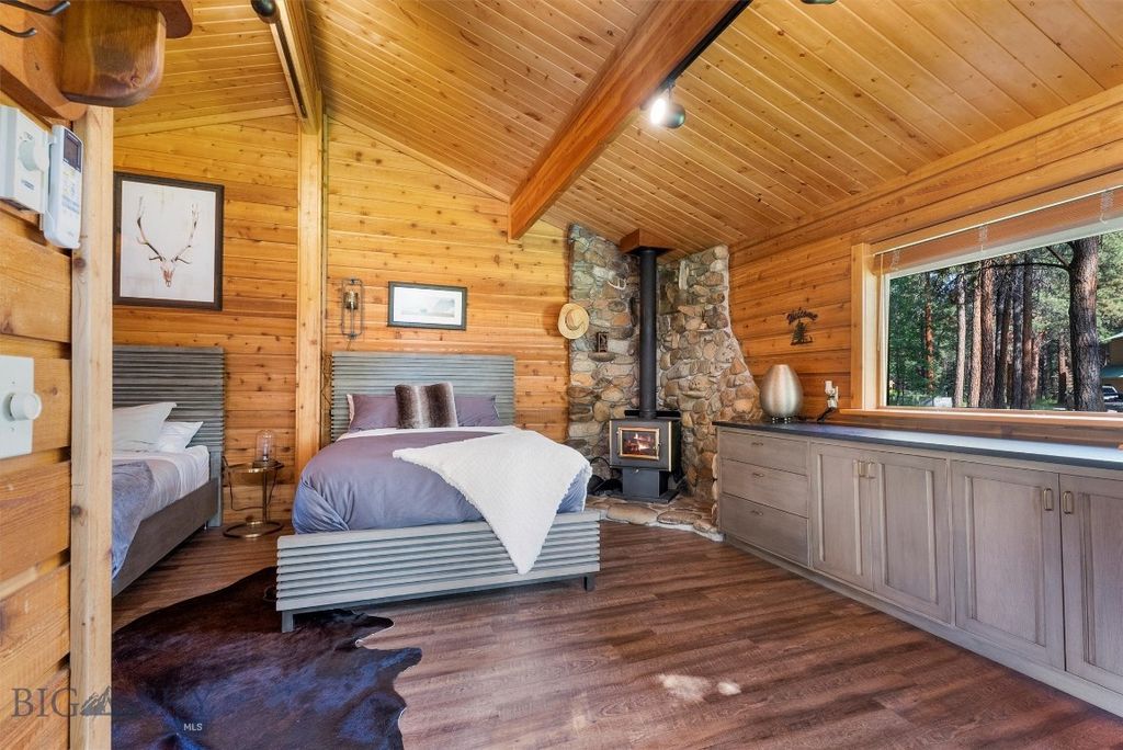 Address unavailable. photo 82