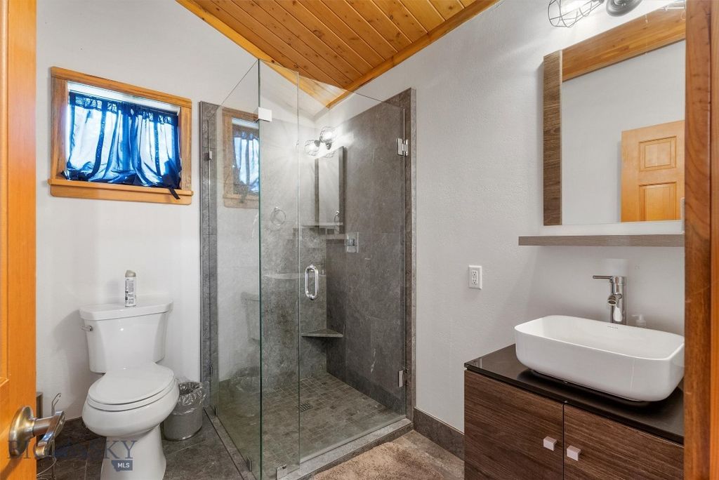 Address unavailable. photo 85