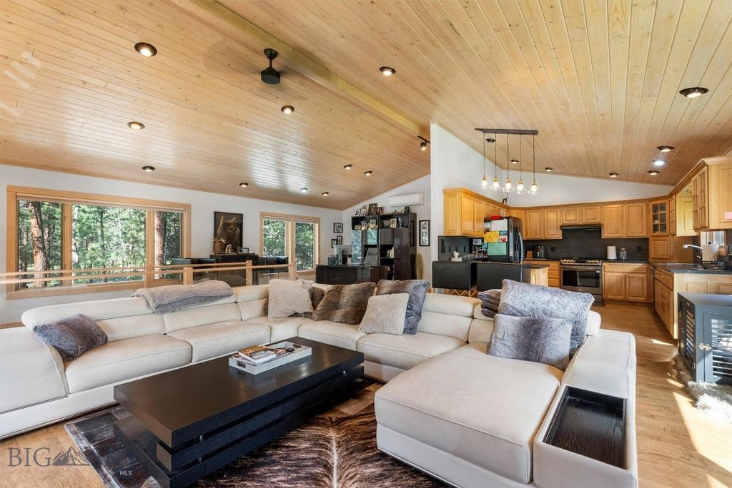 Address unavailable. photo 87