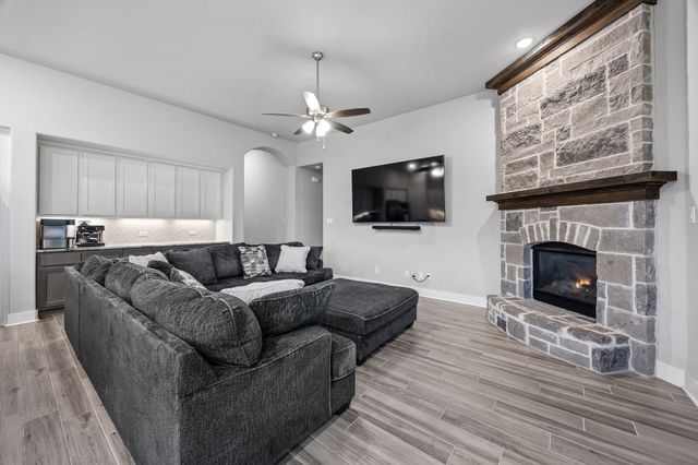 3912 Primrose Drive, Aubrey, TX 76227