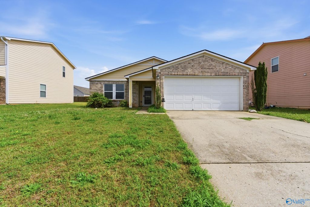 29889 Glenrose Way, Harvest, AL 35749