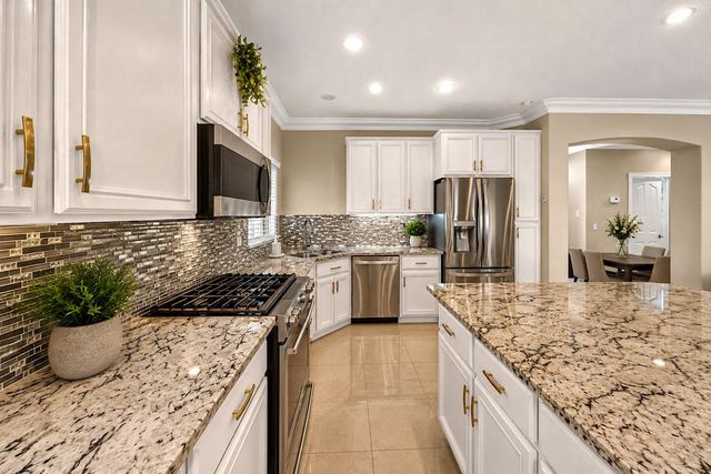 3934 Sterling Oaks Dr, Turlock, CA 95382