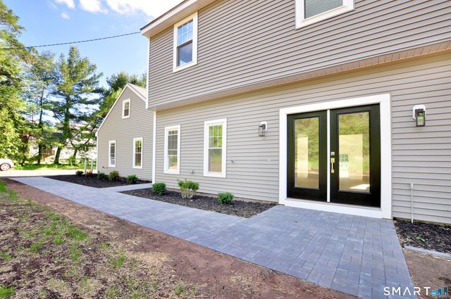 398 Chamberlain Highway, Berlin, CT 06037