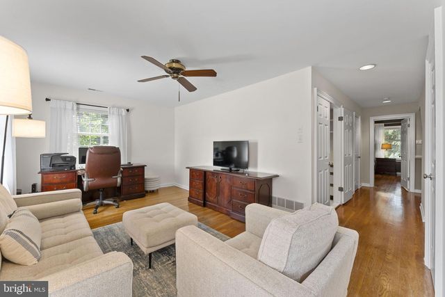1100 QUINARD CT, Ambler, PA 19002