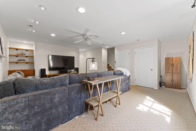 1100 QUINARD CT, Ambler, PA 19002