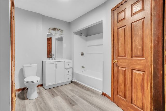 142 E Garfield Ave, New Castle, PA 16105