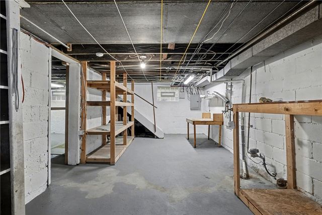 142 E Garfield Ave, New Castle, PA 16105