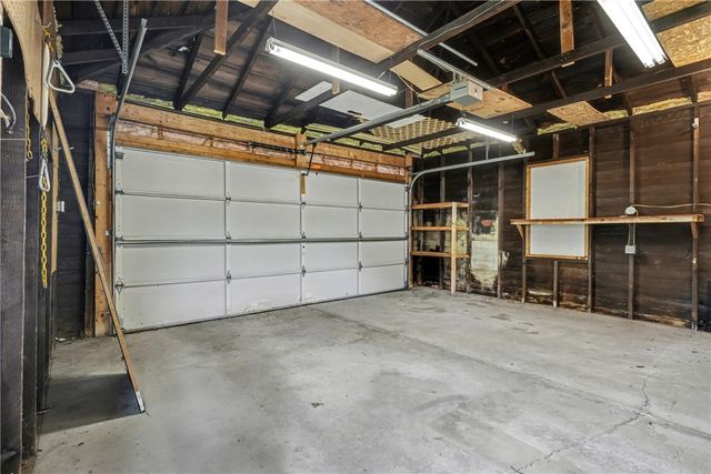 142 E Garfield Ave, New Castle, PA 16105