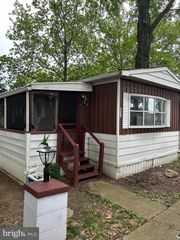 82 MALIBU BLVD, Carlisle, PA 17015