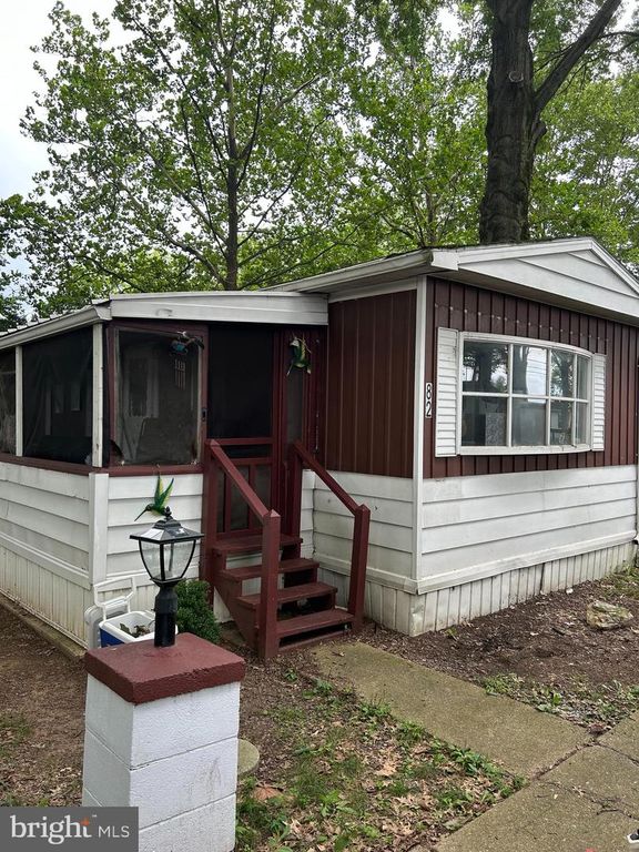 82 MALIBU BLVD, Carlisle, PA 17015