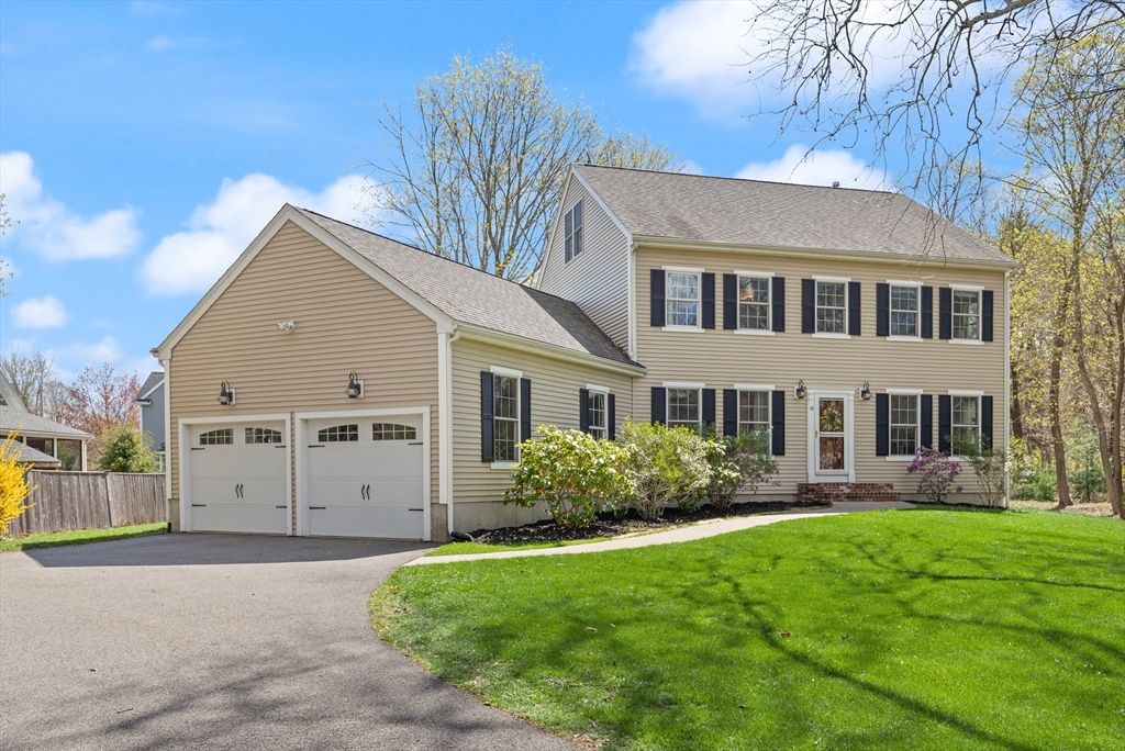 16 Pine St, Easton, MA 02375